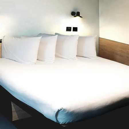 Cx Nom Hostel Milánó