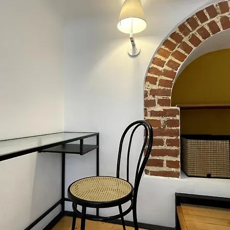 Stylish Duplex On Two Levels 15 Mins From Duomo Апартаменты