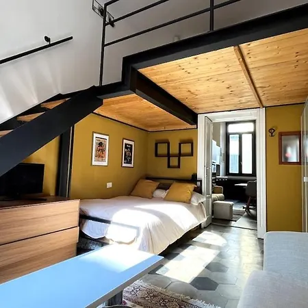 Stylish Duplex On Two Levels 15 Mins From Duomo Апартаменты