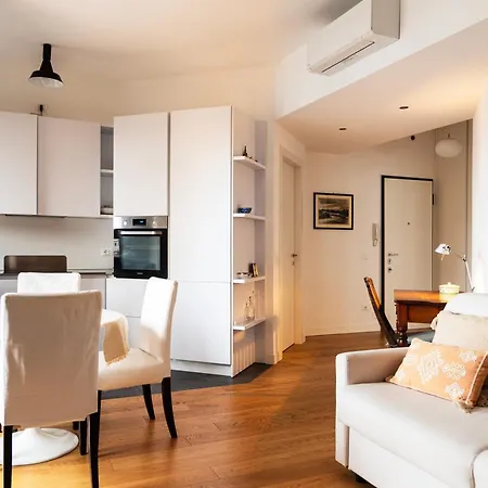 Youhosty - Fiera Citylife Apartment *