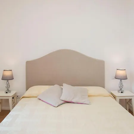 Apartment Exclusive Location, Cozy And Modern