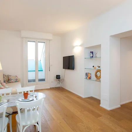 Exclusive Location, Cozy And Modern Milan