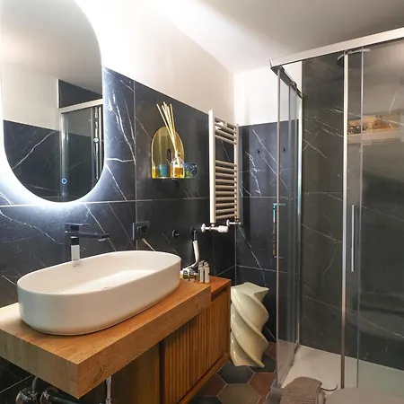 54 - Boutique Near Metro * ميلان