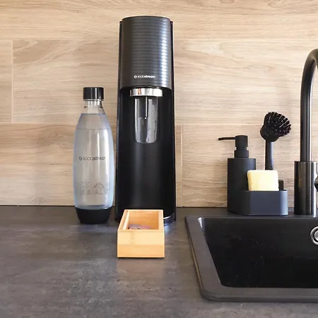 54 - Boutique Near Metro