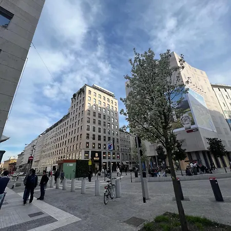 Design District Luxury Апартаменты