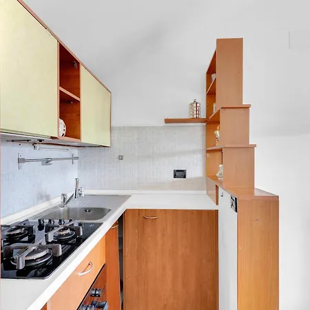 Ug10 -isola-bicocca - - - * Milan