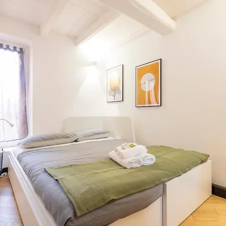 15th-century Apt, City-mxp Train * Milán