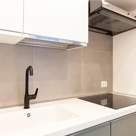 15th-century Apt, City-mxp Train