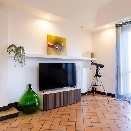 15th-century Apt, City-mxp Train Apartmán Milán