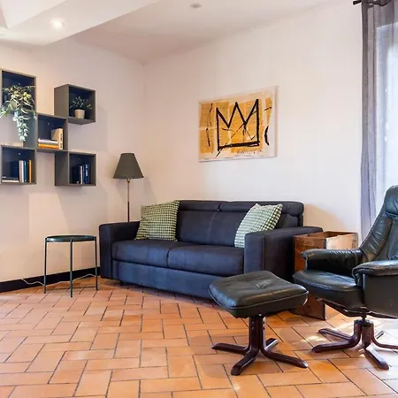 15th-century Apt, City-mxp Train Milaan