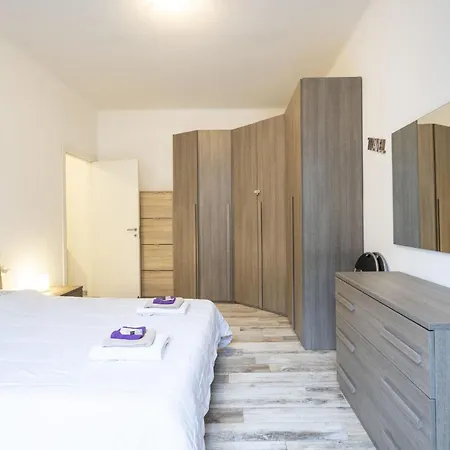 Suzzani Flat By Interhome * Milano