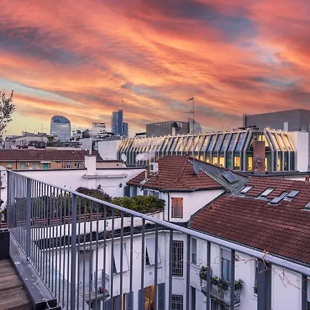 Moscova Elegance And Modern Design With Rooftop * Milánó