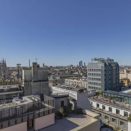 San Babila Duomo View With Shared Rooftop Terrace Lägenhet