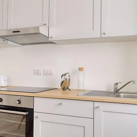 Bilocale Fiera 아파트 *