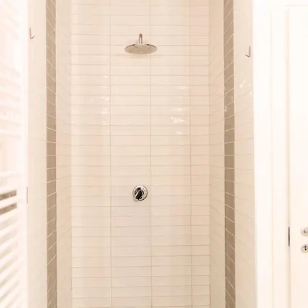 アパート Riverside Loft Navigli - Spacious Two-bedroom ミラノ