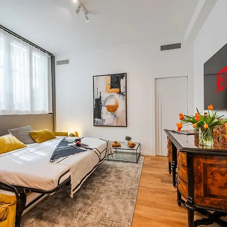 Apartment The Golden Retreat - San Babila Duomo *