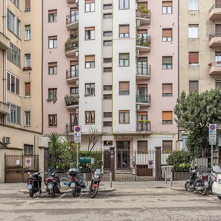 Zuretti Modern Comfort Near Station Apartment *