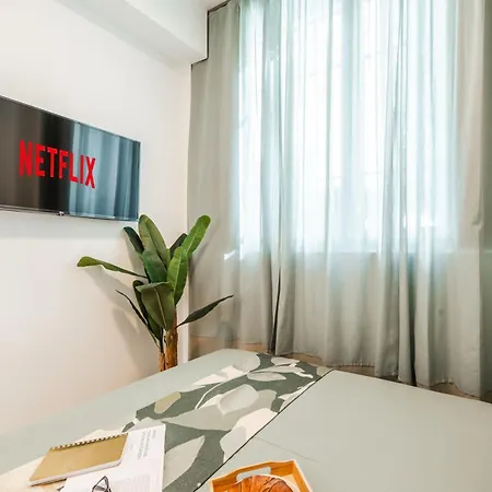 The Golden Retreat - San Babila Duomo Apartment *