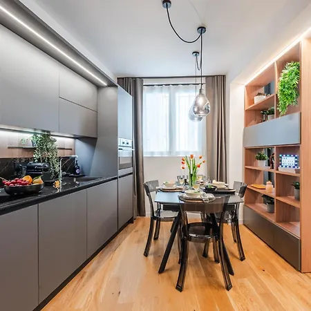 Apartment The Golden Retreat - San Babila Duomo *