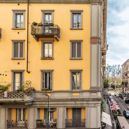Design Penthouse In Porta Venezia 아파트