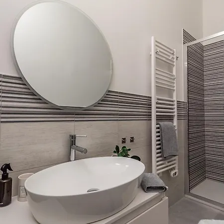 Apartment Via Lecco 6 Mailand