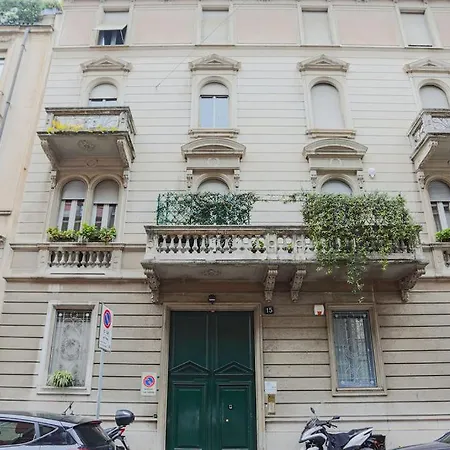 The Rent - Characterful Two-bedroom Flat Steps From Palestro *