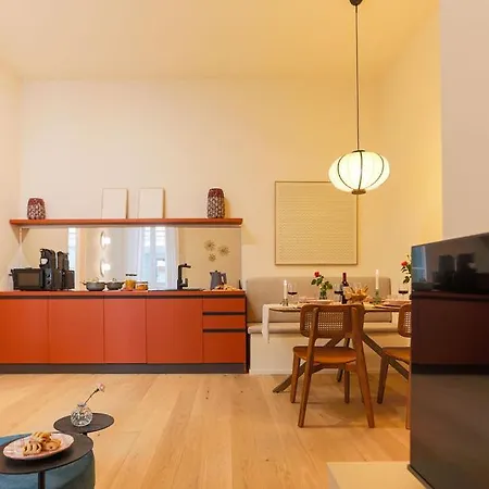 The Rent - Characterful Two-bedroom Flat Steps From Palestro Apartament *