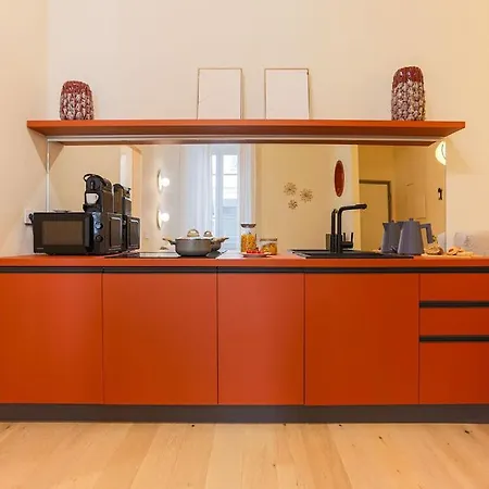 The Rent - Characterful Two-bedroom Flat Steps From Palestro