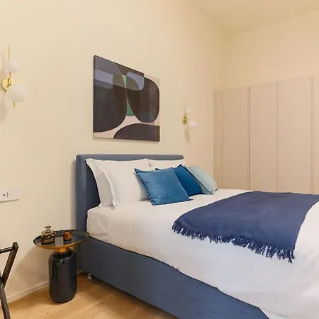 The Rent - Characterful Two-bedroom Flat Steps From Palestro Apartament