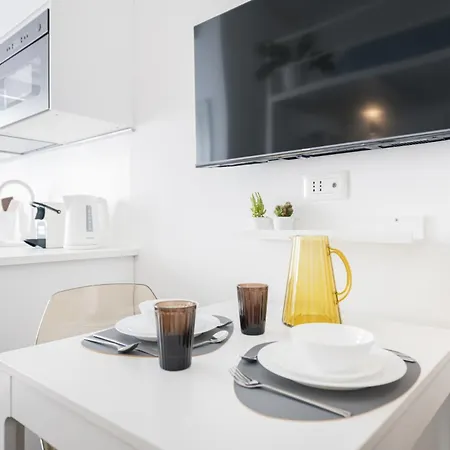 Easylife - Monolocale Soppalcato In Porta Romana *