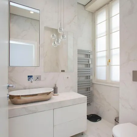 Vittoria Flat 18 - Milan