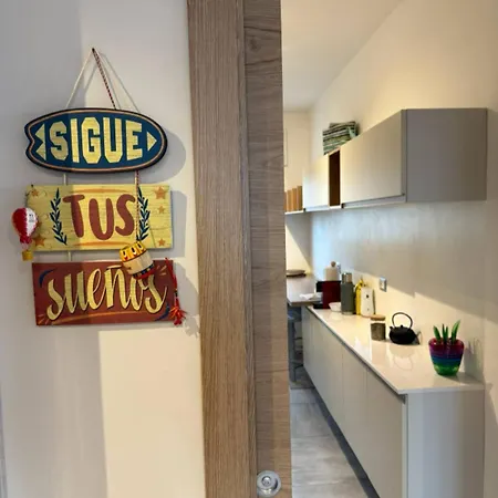 Stanza In Luminoso E Silenzioso