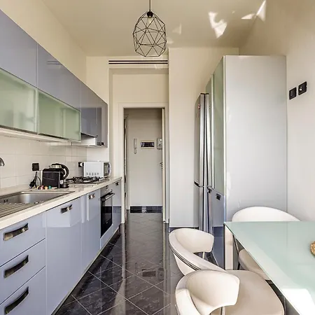 Ampio Trilocale Panoramico Ad Arco Della Pace *