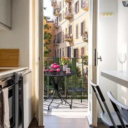 Italianflat - Elegant Flat With Balcony M4 Tricolore - 7 Pax Milan