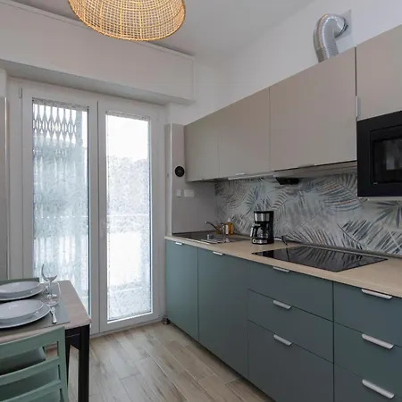 Metro Line 1 Free Parking