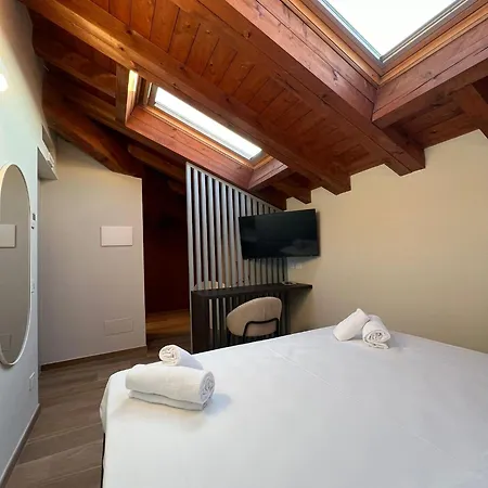 Rossovino Boutique Mediolan