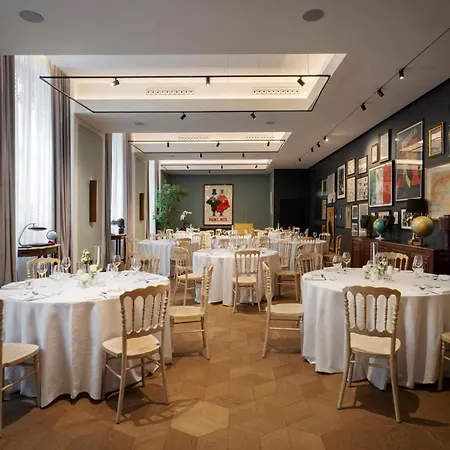 Radisson Collection Hotel, Palazzo Touring Club