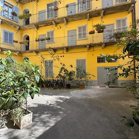 La Vecchia Milano-les Nubles Vannucci - Il Ballatoio E Il Cortile *