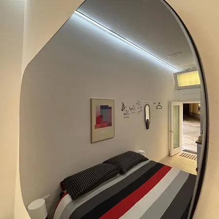 Apartamento La Vecchia Milano-les Nubles Vannucci - Il Ballatoio E Il Cortile