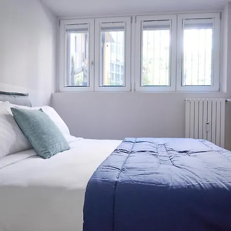 Retreats Fiera Apartament *