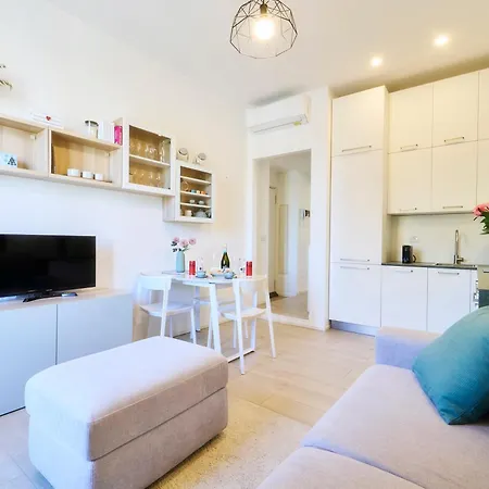 Beautiful In Tricolore - Daniele Apartment Mailand