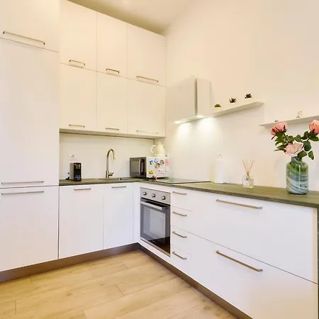 Apartment Beautiful In Tricolore - Daniele