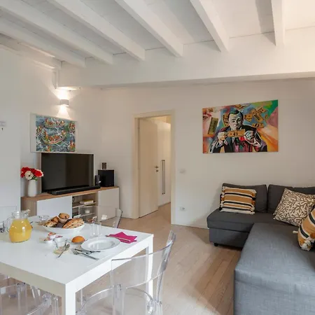 Umbria, 120 - Accogliente E Ben Collegato Milan