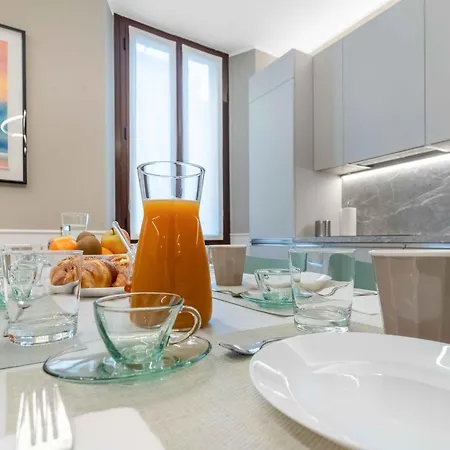 Vitruvio Palace - La Vista Apartment