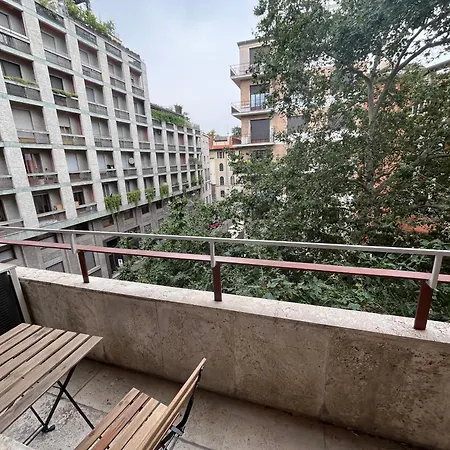 アパート Morozzo1939 - An Authentic Milanese Home, Near Duomo *