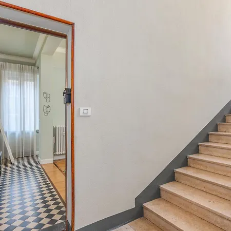 Design Boutique Flat - Refined & Daire Milano