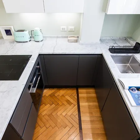 Design Boutique Flat - Refined & דירה