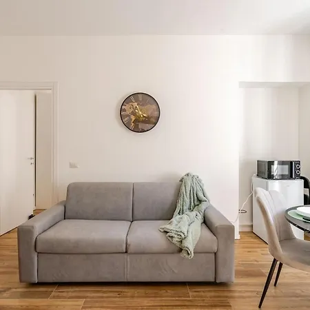 - A Pochi Passi Dalla Stazione