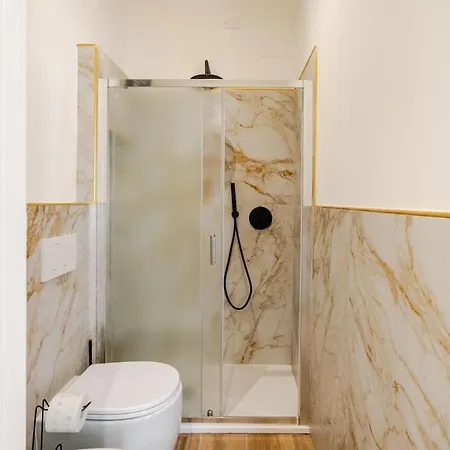 - A Pochi Passi Dalla Stazione