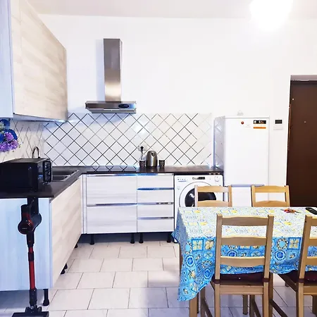 - Gorla Red Line Apartament
